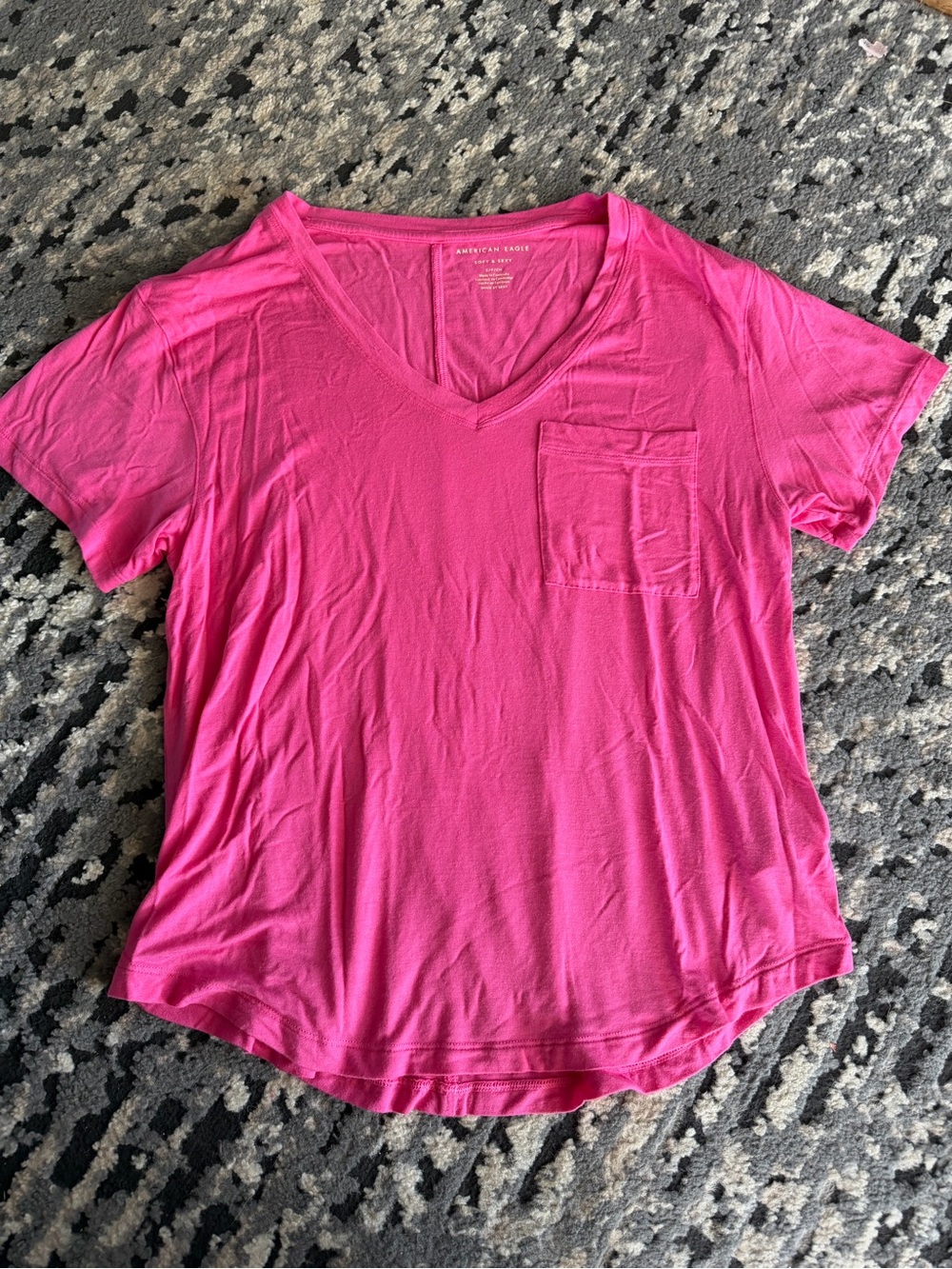 American Eagle Outfitters Hot Pink V-Neck Pocket Tee